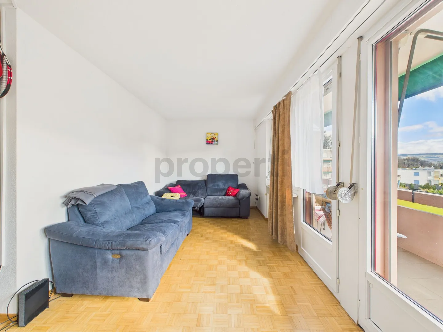 Attractive, light-flooded 3.5-room apartment with parking space in Mägenwil - Photo 4 of 13