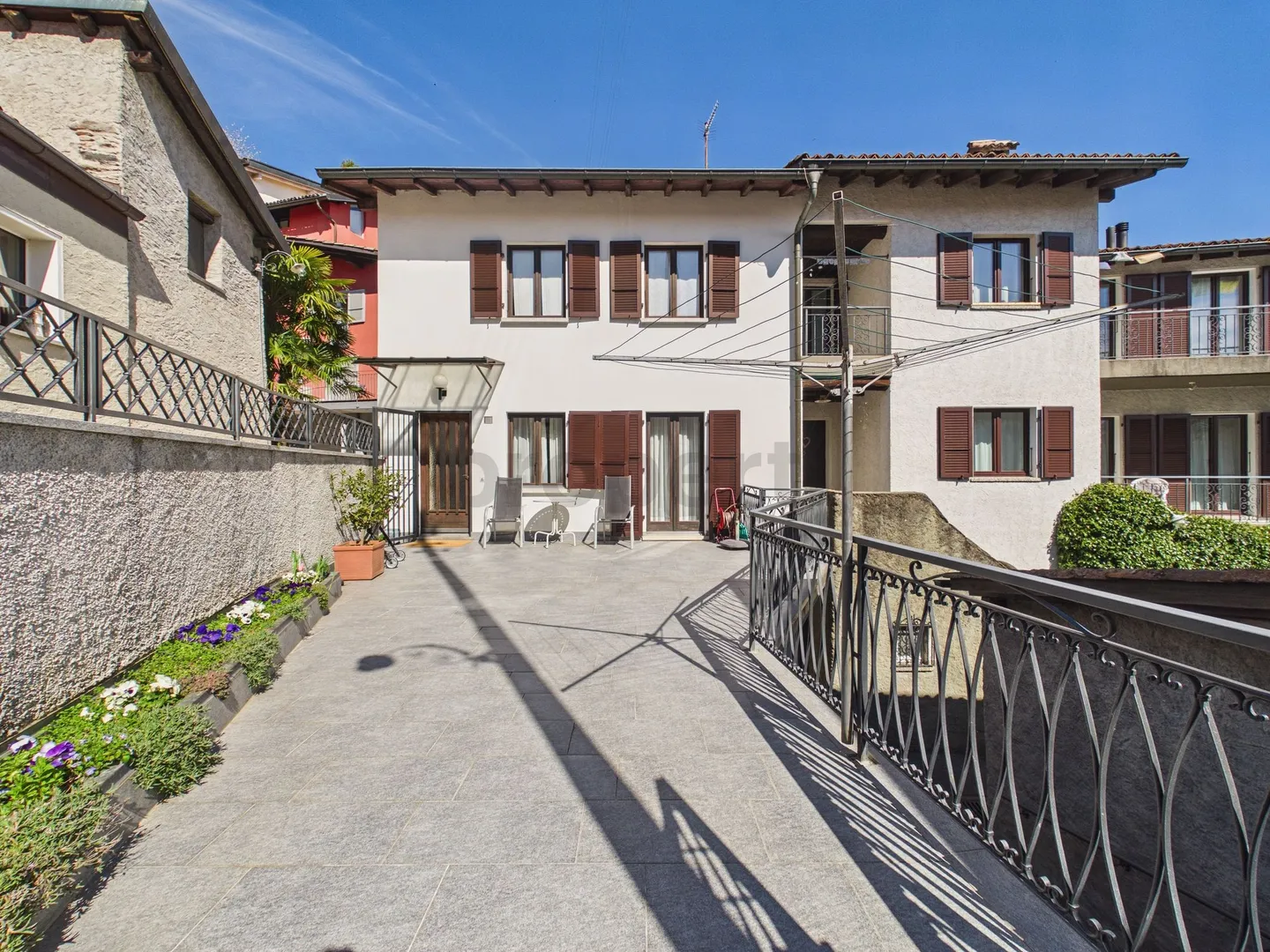 Elegantes Einfamilienhaus mit 4,5 Zimmern und Garage im Zentrum von Gravesano - Foto 12 von 13