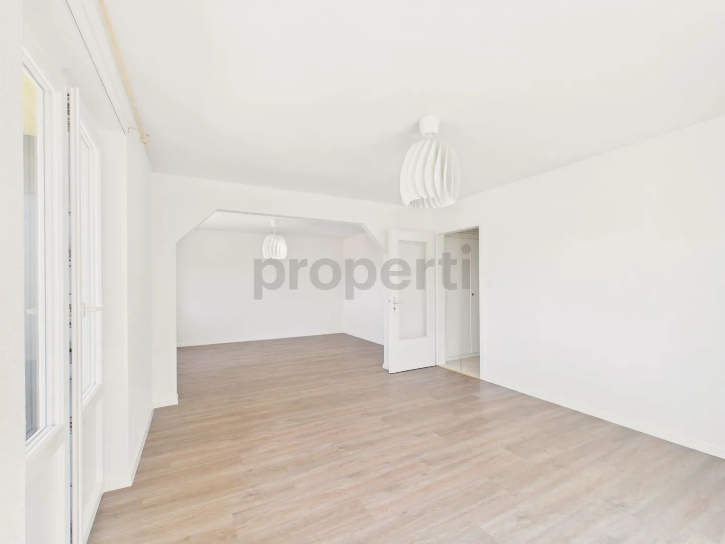 Charming 3.5 rooms in a peaceful living environment between nature and comfort - Photo 2 of 9