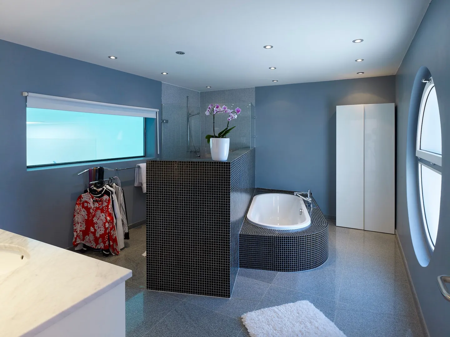 Exklusive Villa mit Hallenbad, Sauna und Garten auf dem exklusiven Wartenberg in Muttenz - Photo 6 of 13