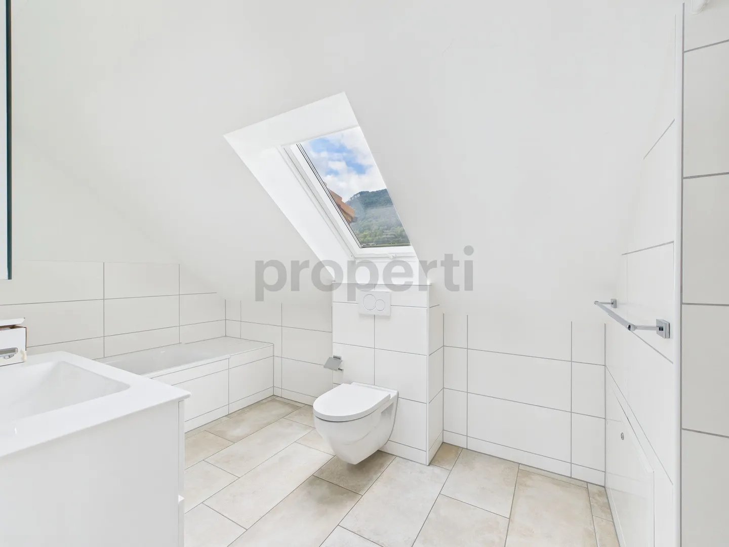 Appartement en penthouse spacieux de 3,5 pièces à Günsberg - confort moderne dans un emplacement calme - Photo 6 sur 9
