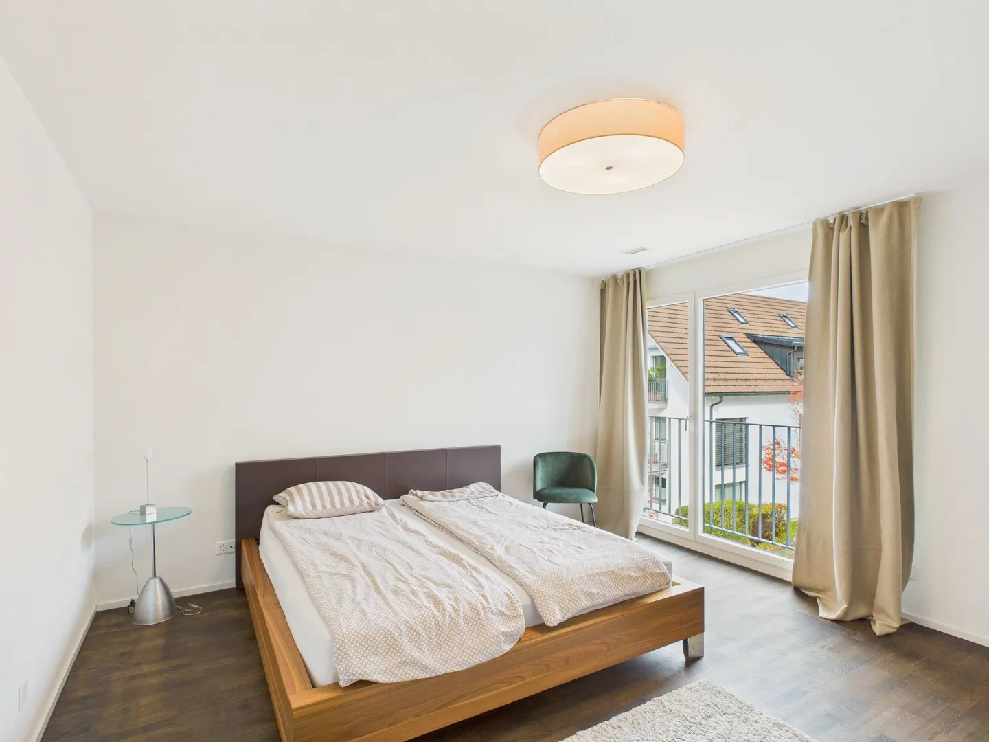 Spacious 5.5-room apartment with terrace in Ebmatingen, Canton of Zurich - Photo 5 of 13