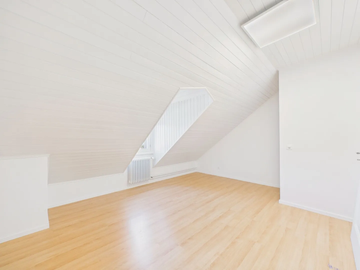 Bright and renovated duplex - A modern and comfortable living space - Photo 5 of 12