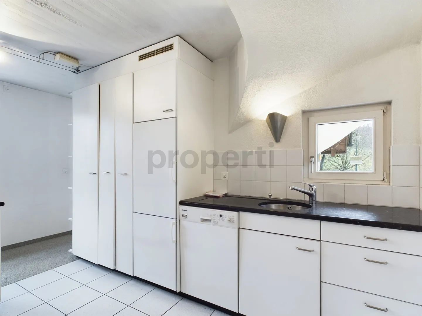 Maison duplex de 3,5 pièces au calme avec beau jardin et petit étang à Maisprach - Photo 4 sur 13