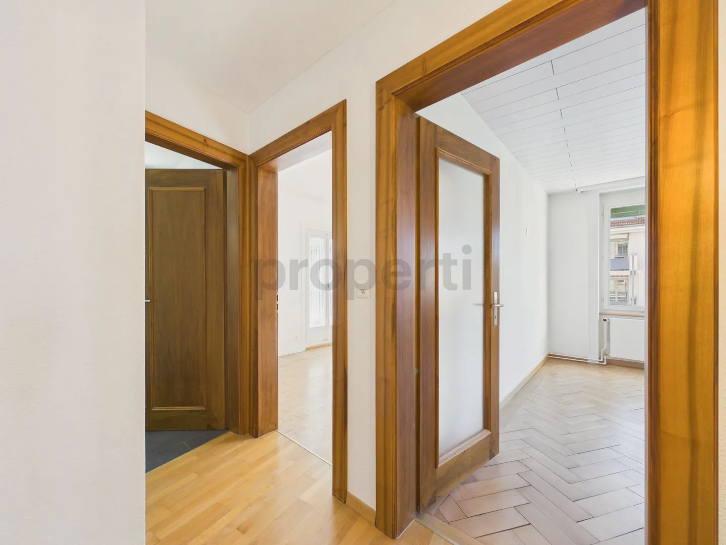 Centrally located 4.5-room apartment with 200 m2 large terrace + 18 m2 winter garden in St. Gallen - Photo 8 of 13