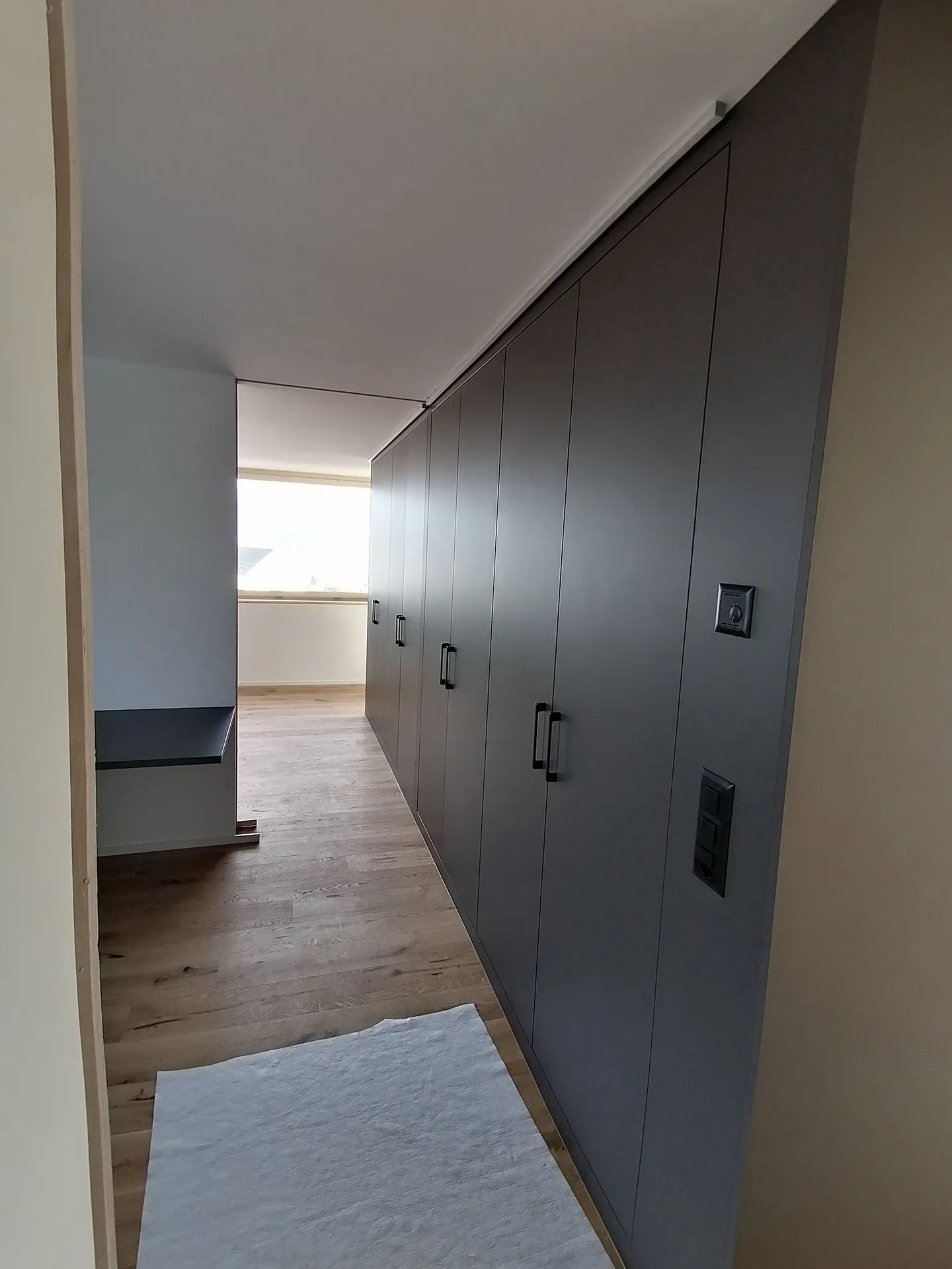 Moderne 3.5-Zimmer-Wohnung mit Terrasse - Foto 8 von 12