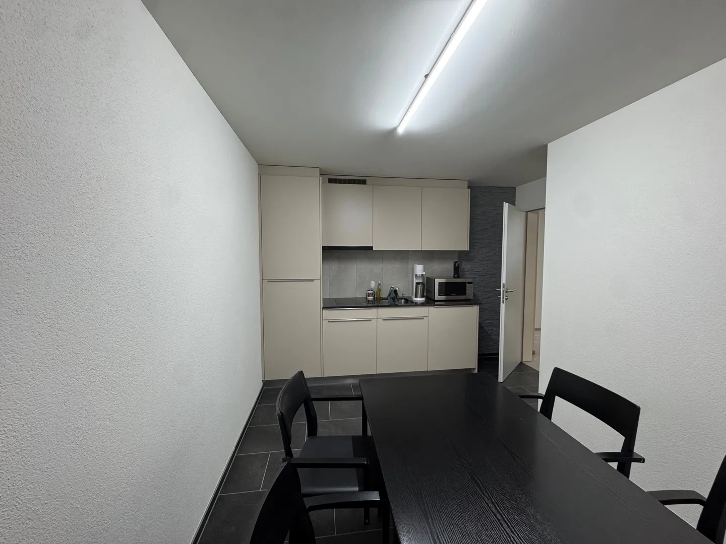 Appartamento moderno di 2,5 locali con ascensore e garage sotterraneo, Menziken - Foto 2 di 10