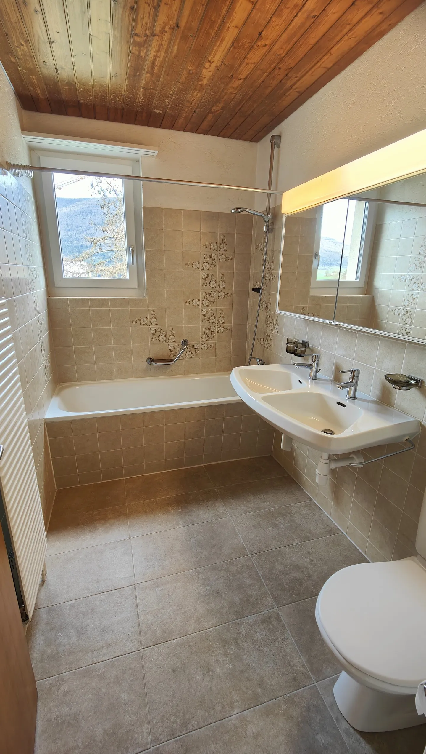 Helle 4.5-Zimmer-Wohnung mit Balkon, Aedermannsdorf - Foto 9 von 12