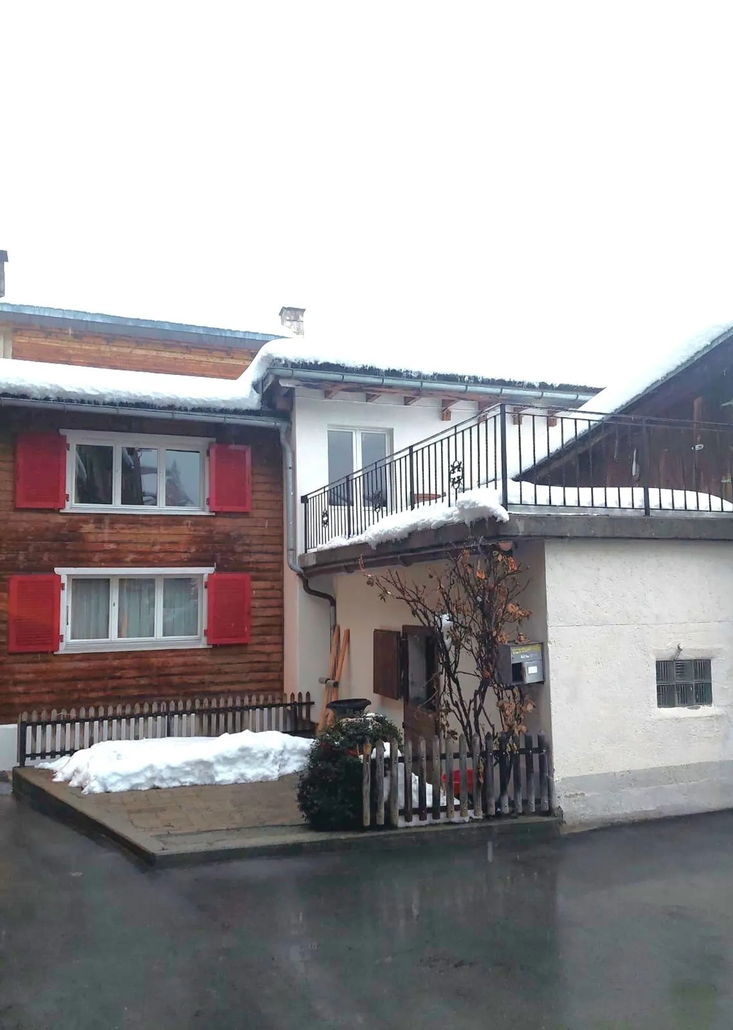 Charmantes Haus mit Werkstatt - Foto 1 von 13