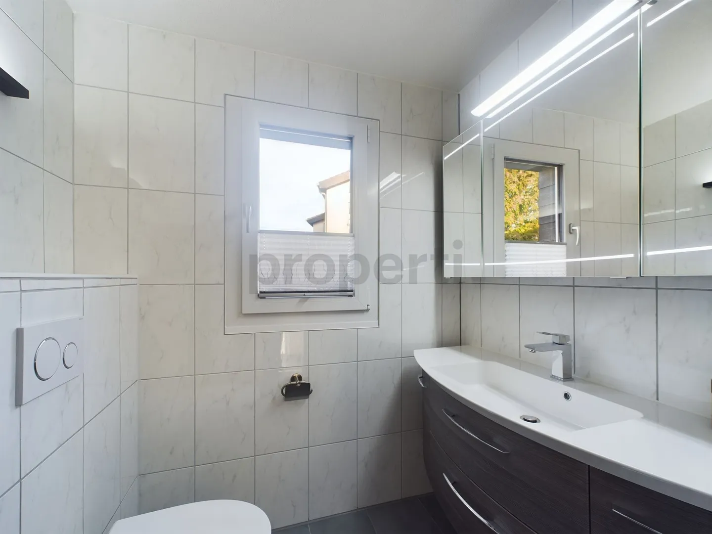 Casa a schiera completamente ristrutturata di 5,5 stanze a Bichelsee - Foto 9 di 11