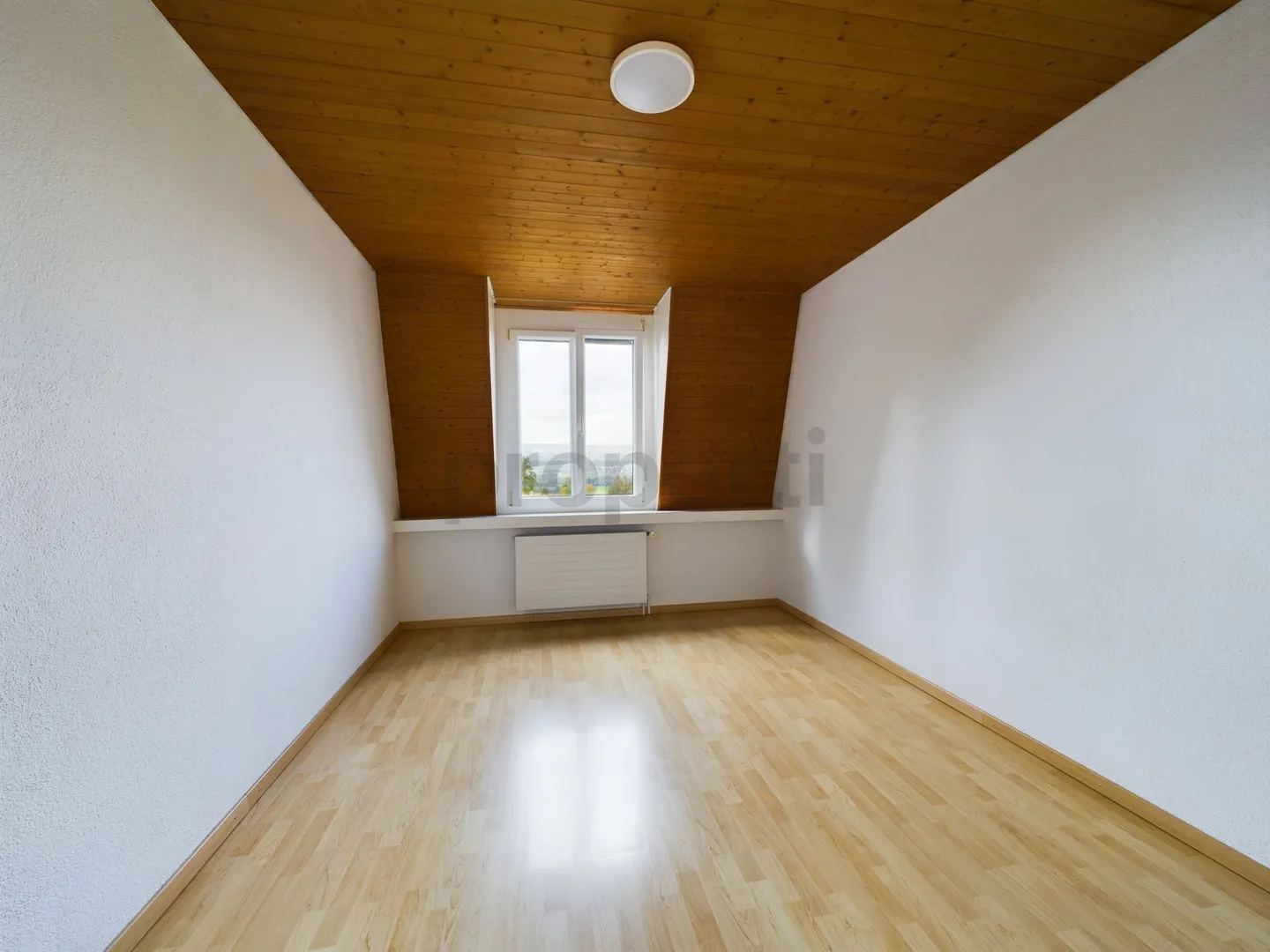 Charmante, rénovée appartement de 4.5 pièces sous les toits à Oberlunkhofen - Photo 7 sur 12