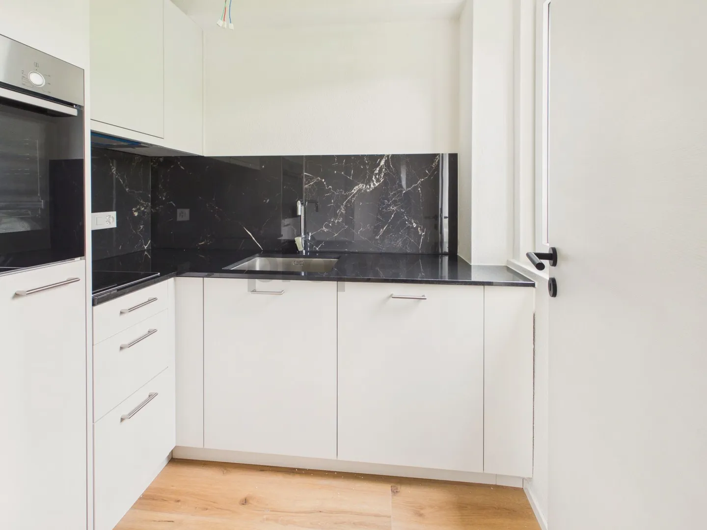 Erstbezug nach Renovation  Moderne 1.5-Zimmer-Wohnung mit Pilatusblick - Foto 7 di 9