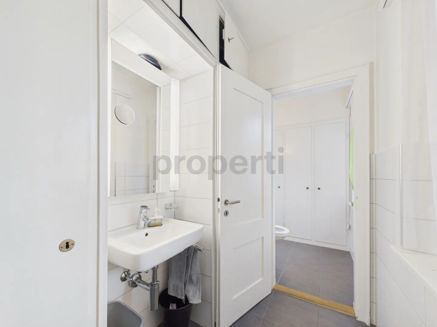 Gentle View in Schüpfheim, Five Bedrooms for Plenty of Space, Renovated Traditional Building with Balcony - Photo 1 of 4