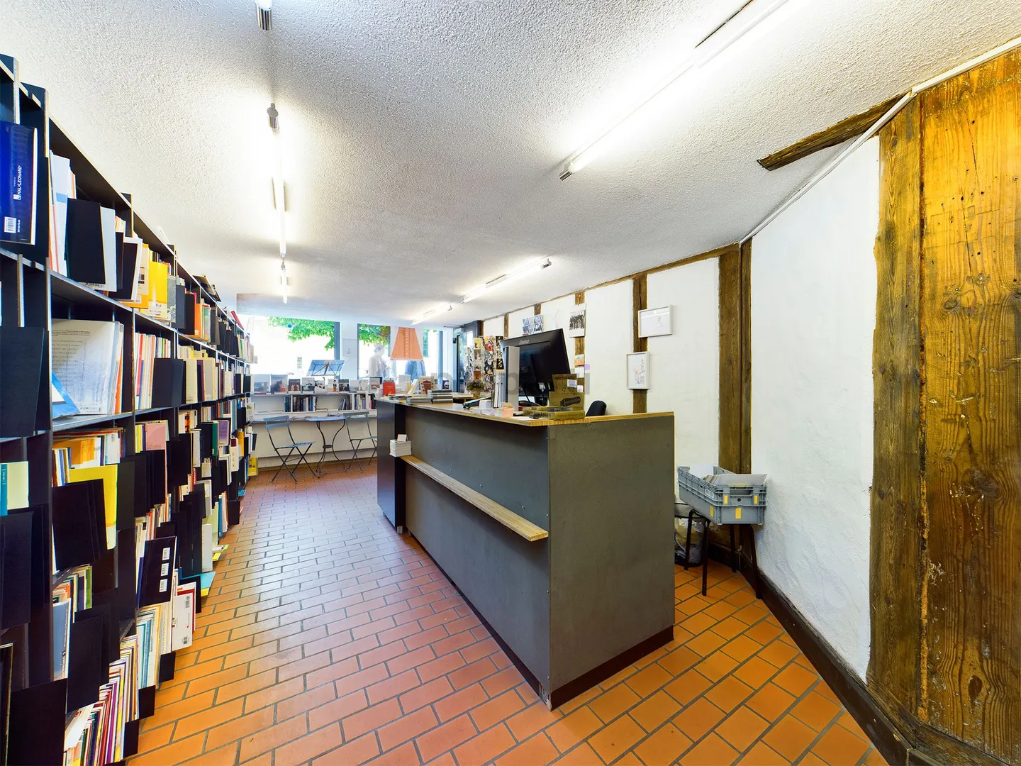 AU COEUR DE LA VILLE ANCIENNE - Photo 2 sur 9