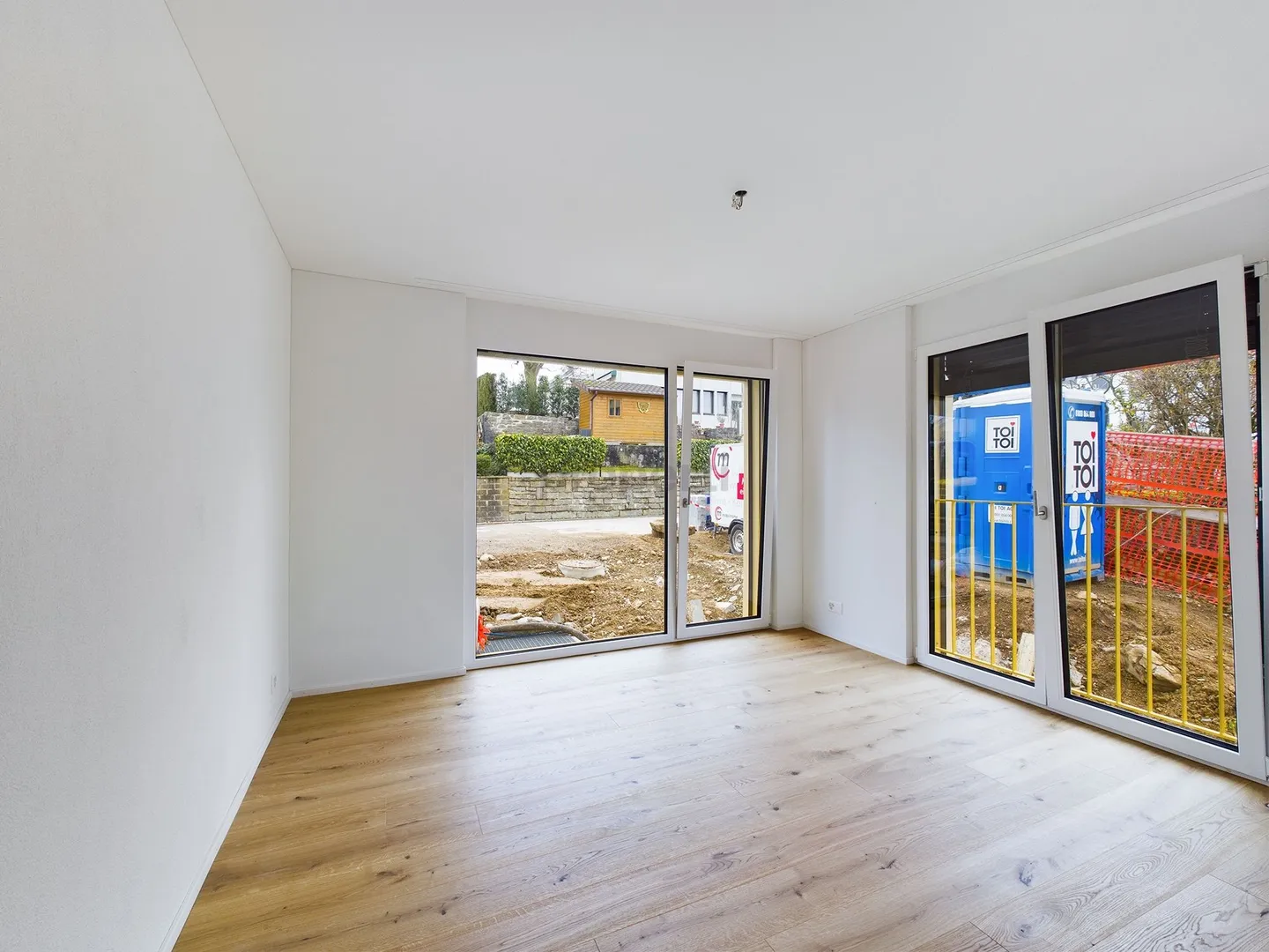 Your Dream Home in Zurich - Modern, Spacious and with a Green Oasis - Photo 6 of 12