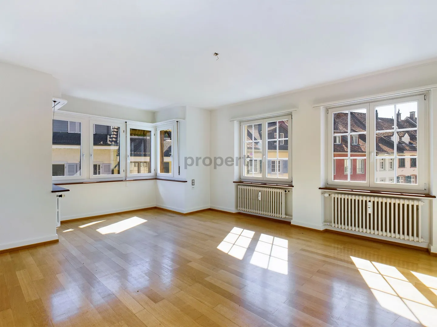 Modern kitchen, balcony and shared rooftop terrace - Photo 1 of 8