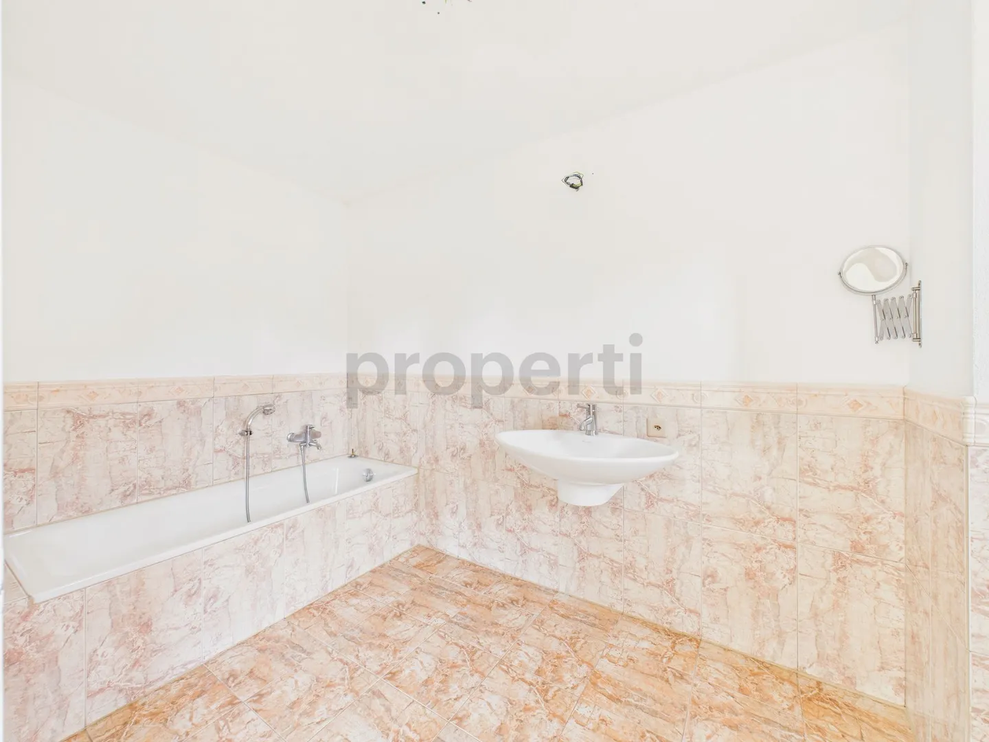 Stupenda villa con piscina a Brione - Foto 10 di 13
