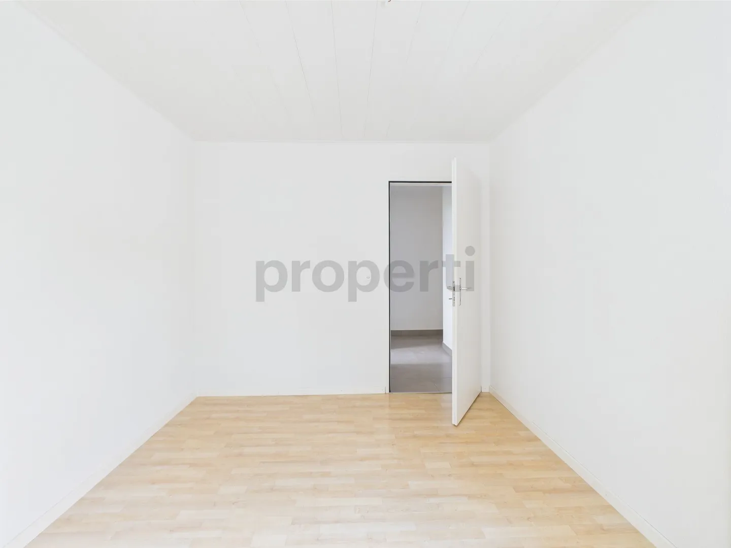 Renovated 4.5-room apartment with panoramic view - Photo 11 of 13