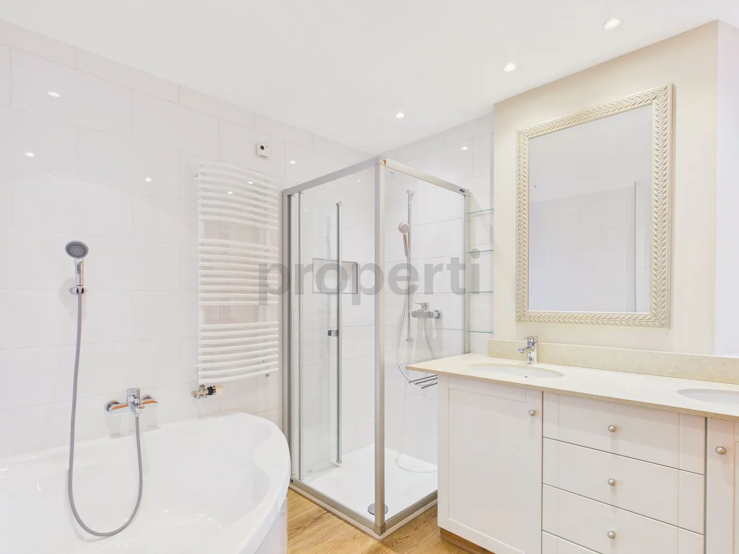 Appartamento affascinante con 4 stanze, balcone e giardino privato, Mauren - Foto 7 di 9