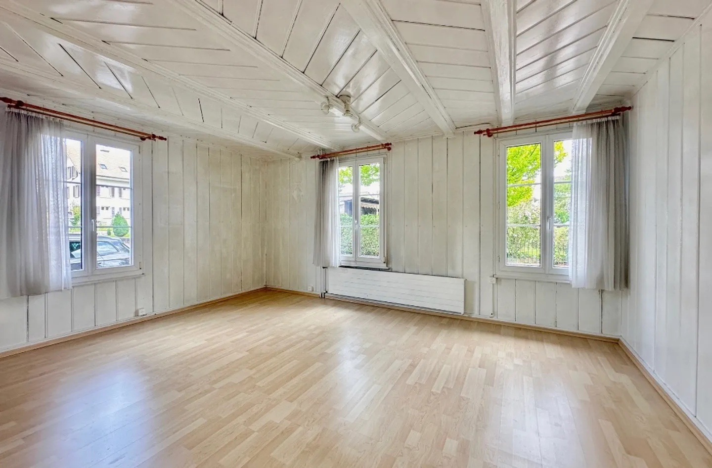 Appartement 3.5 pièces entièrement rénové au rez-de-chaussée - Photo 1 sur 8