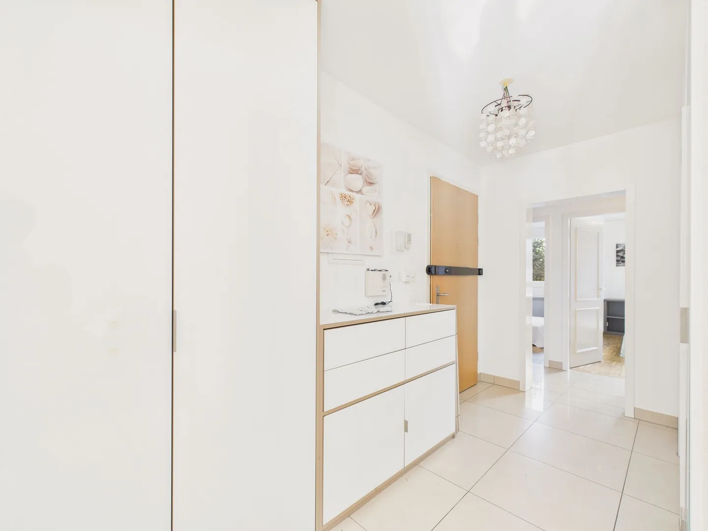 Furnished, modern and bright 5-room apartment with garden in Châtelaine - Photo 9 of 13