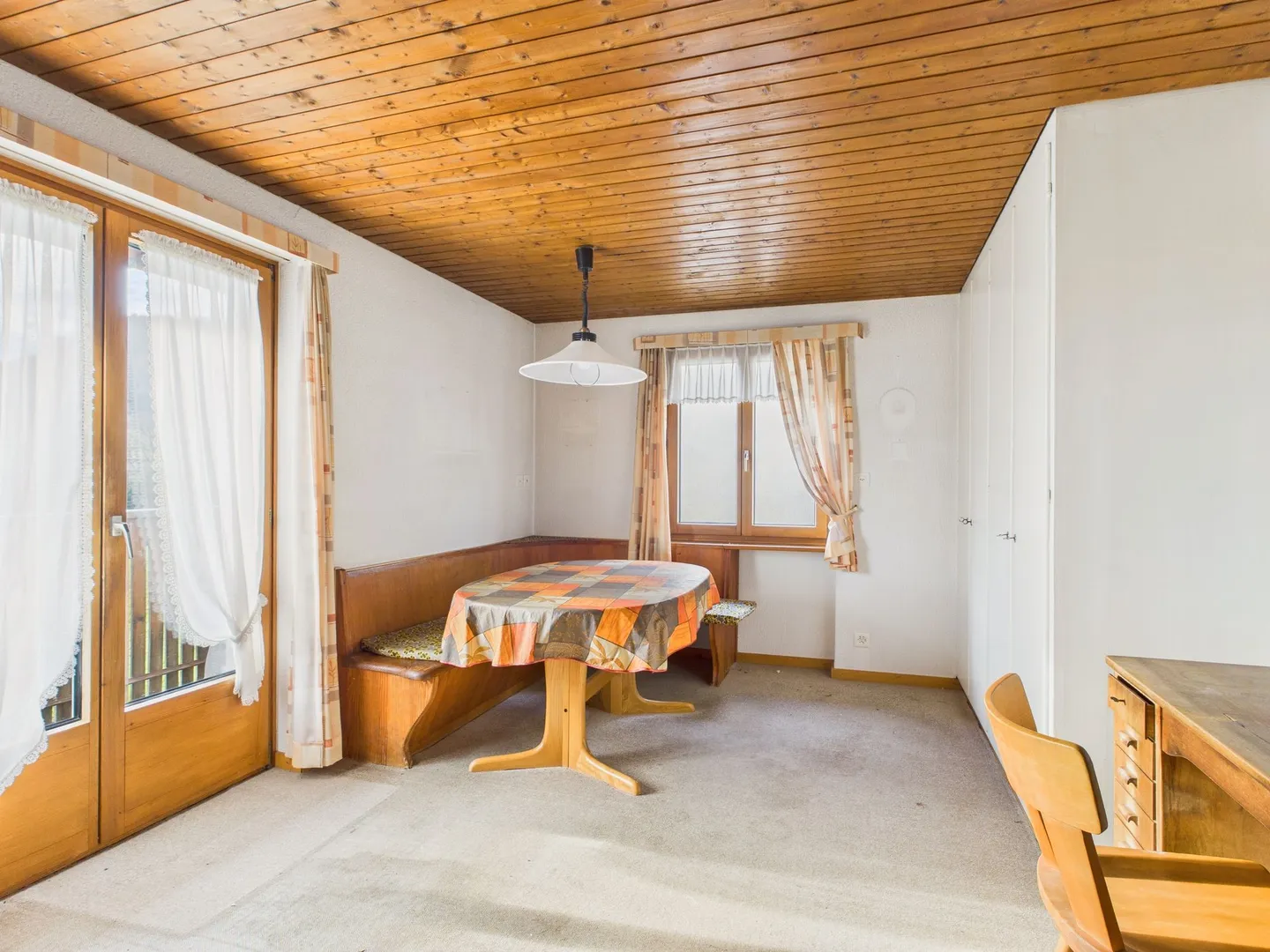 Grosszügiges 7-Zimmer Einfamilienhaus mit Weitsicht in Nuglar - Foto 6 von 13