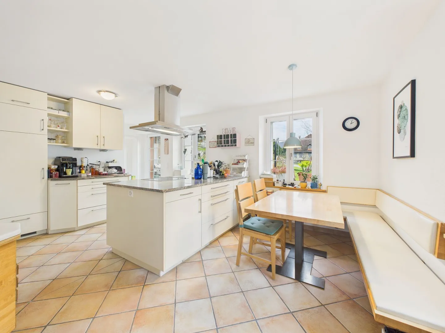 Affascinante casa unifamiliare di 5,5 stanze con grande giardino a Kaisten - Foto 6 di 11