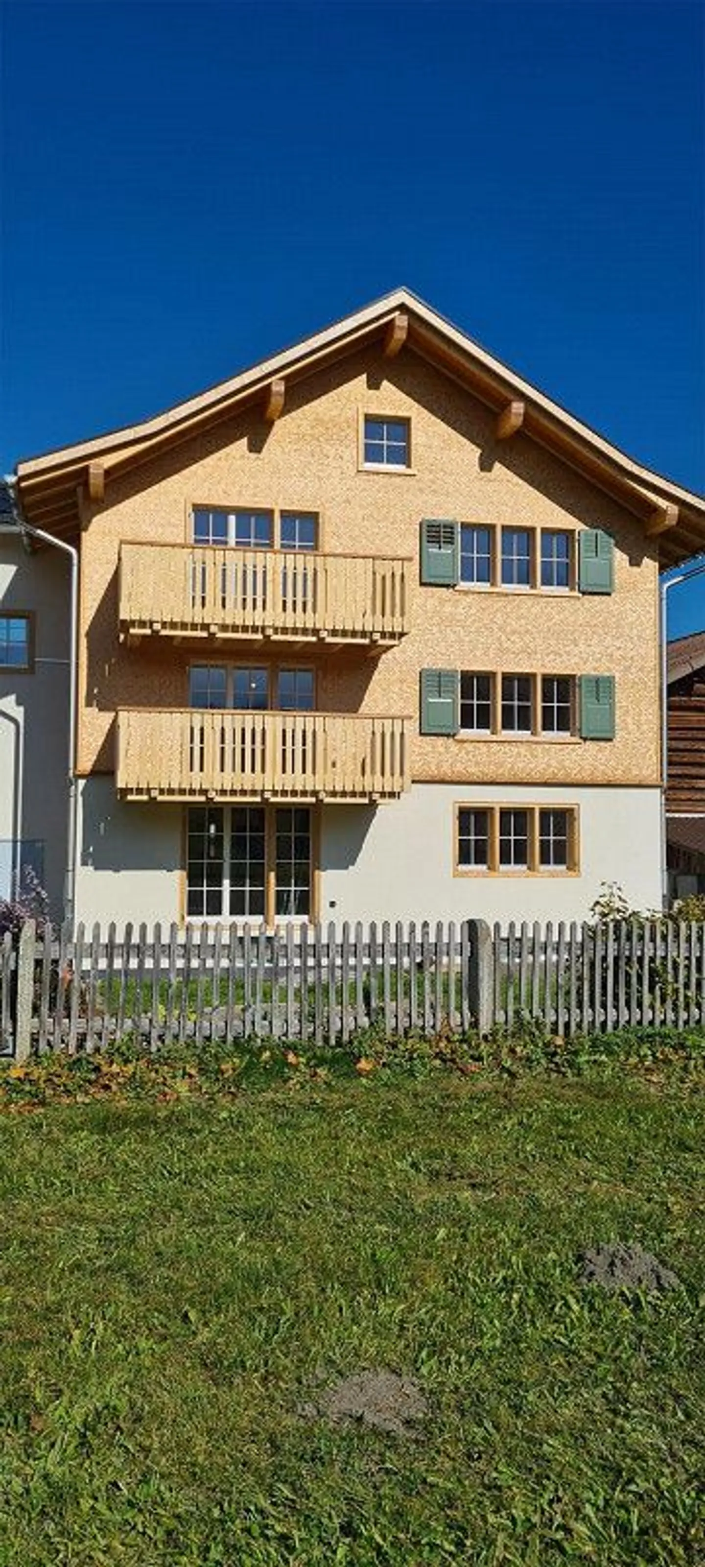 Appartamento 3.5 stanze ristrutturato con balcone a Vignogn - Foto 1 di 12