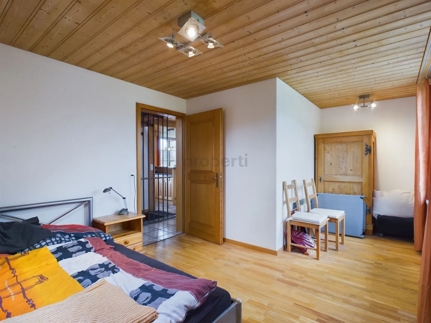 Charmante maisonette de 4,5 pièces avec balcon à Enggistein - Photo 6 sur 10