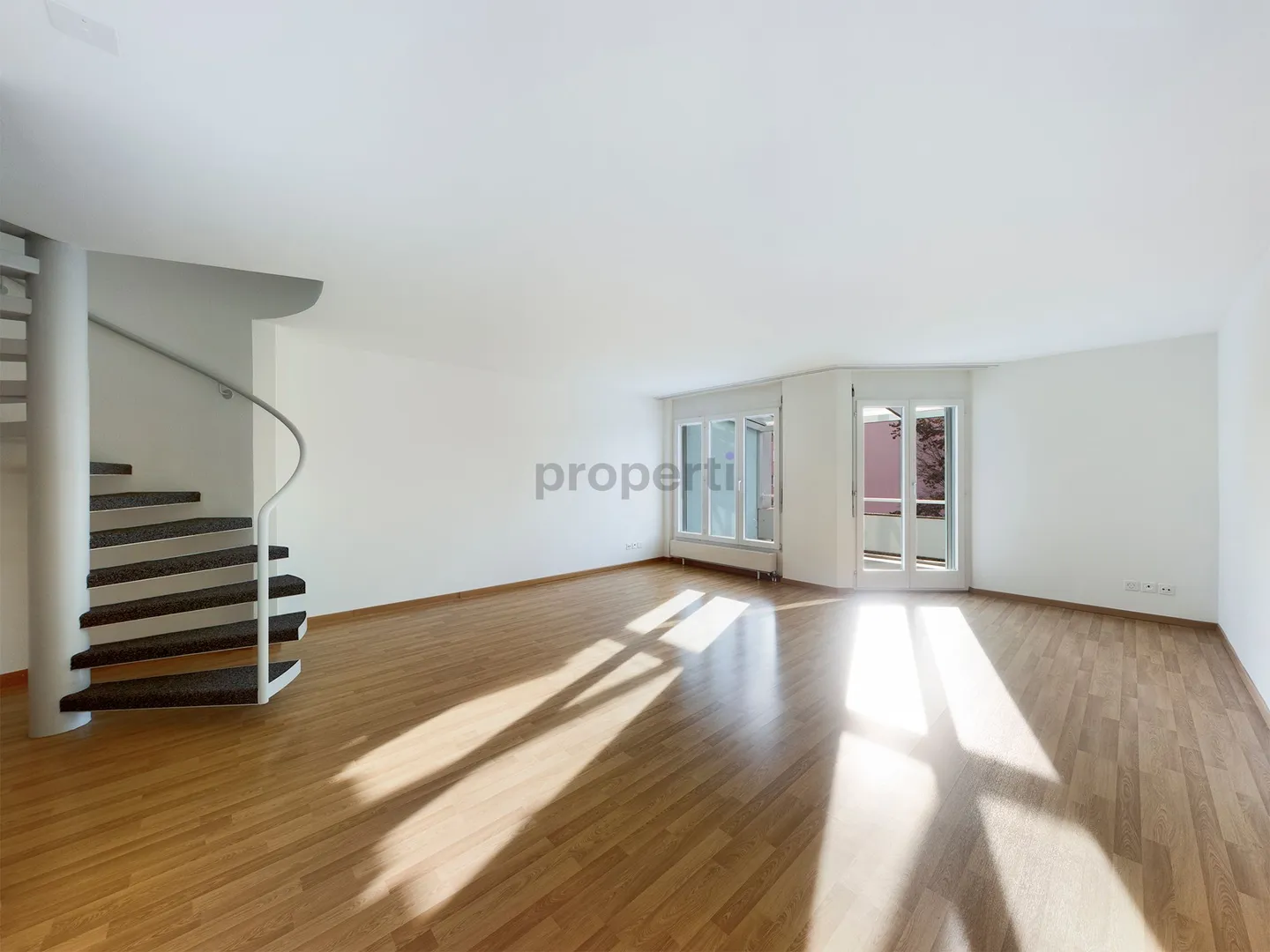 Charmante und herzliche 4.5 Maisonette-Wohnung auf zwei Etagen in Wetzikon - Foto 1 von 10