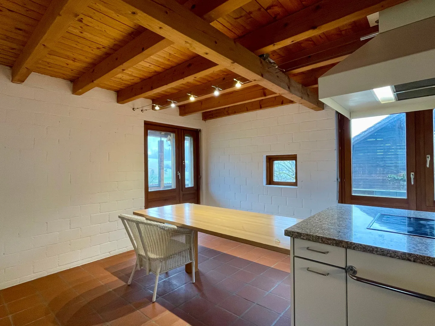 Maison individuelle spacieuse de 5,5 pièces avec jardin et abri de jardin à Wislikofen - Photo 5 sur 13