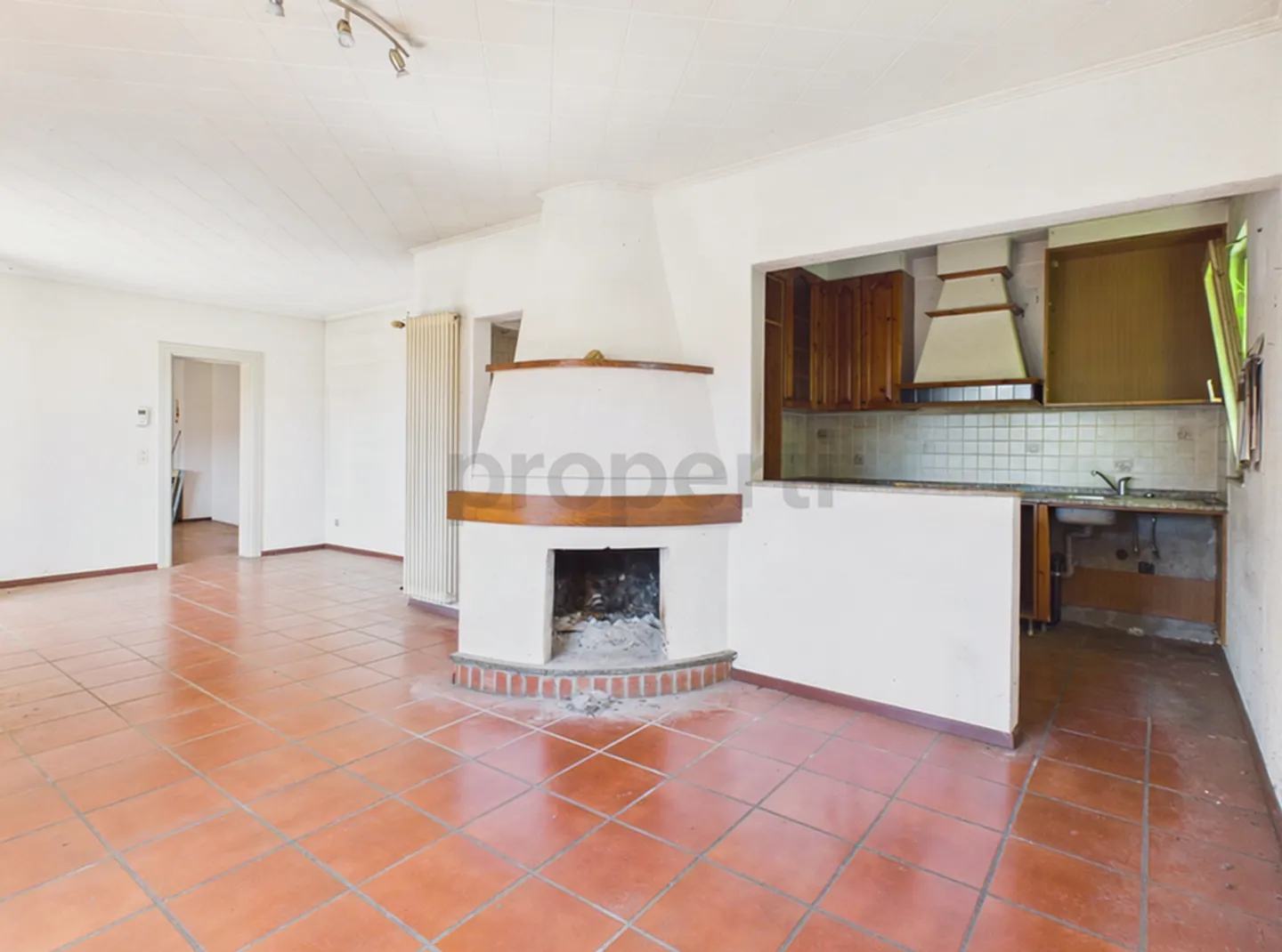 Elegante villa 4 locali con balcone ristrutturata, Agno - Photo 4 sur 10