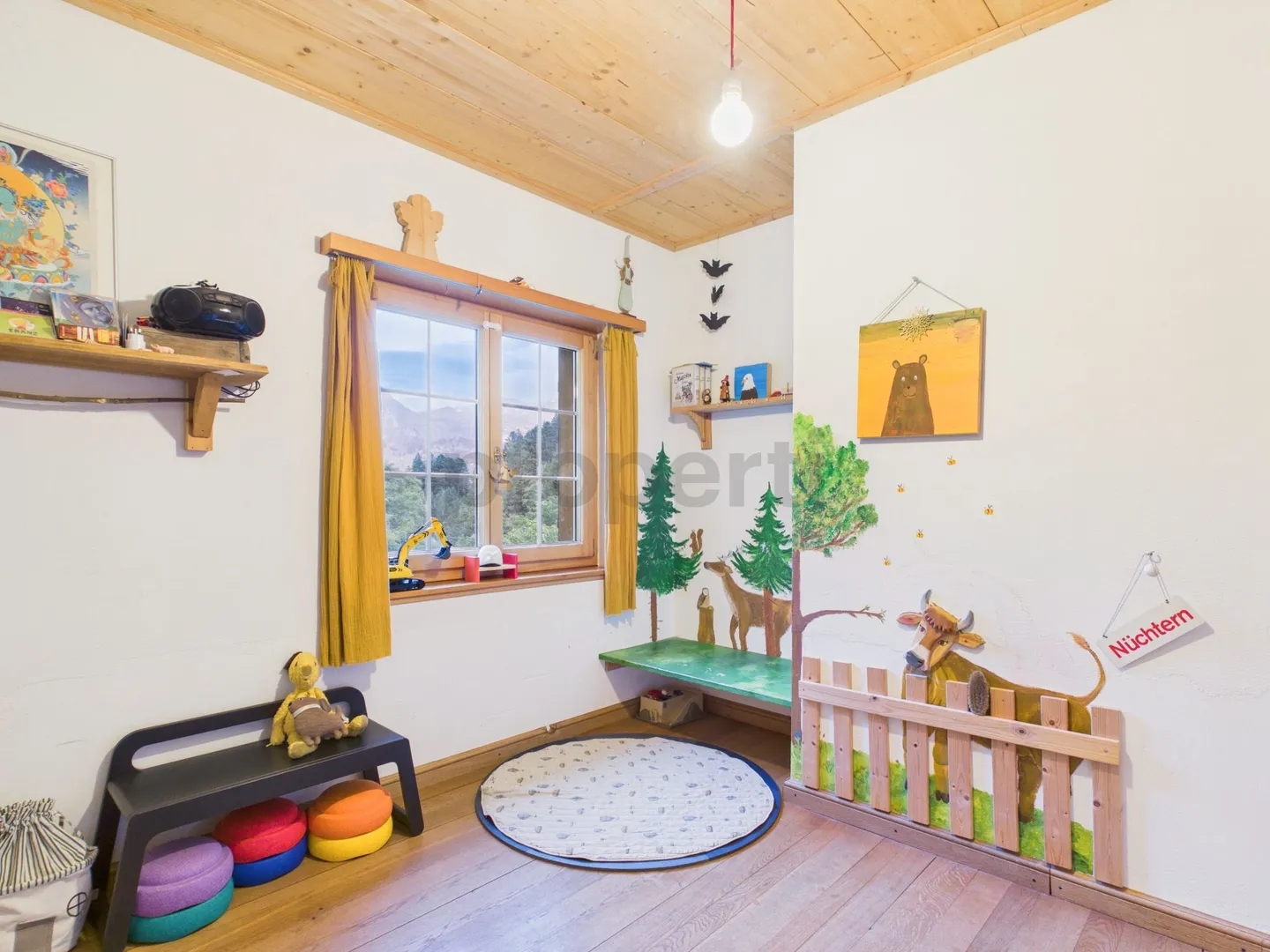 Fantastic detached house with large garden and mountain views in an idyllic location - Photo 10 of 13