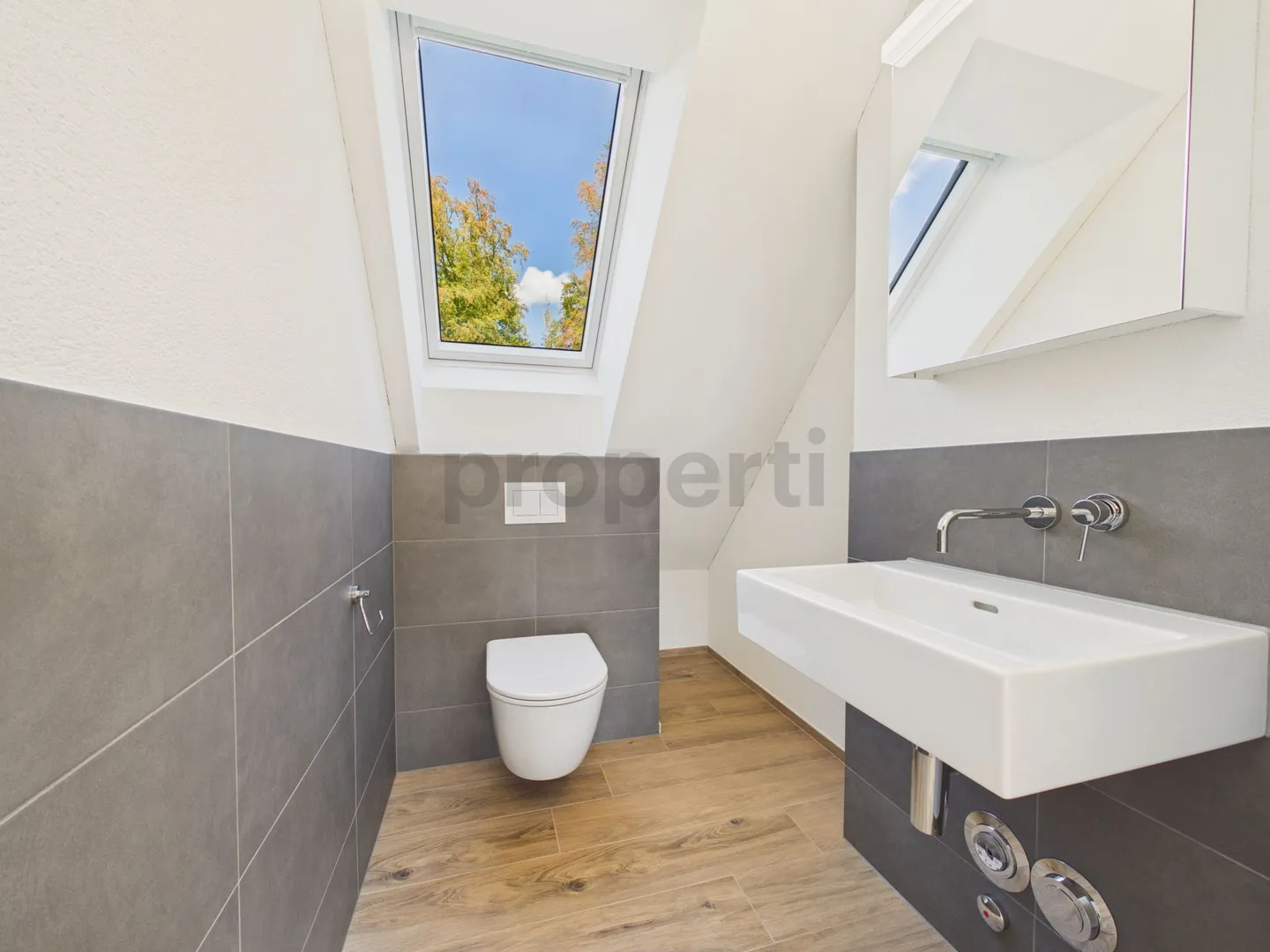 Attikawohnung direkt am Waldrand mit Zürichseeblick, Minergie-Standard und Free-Cooling - Foto 11 di 13