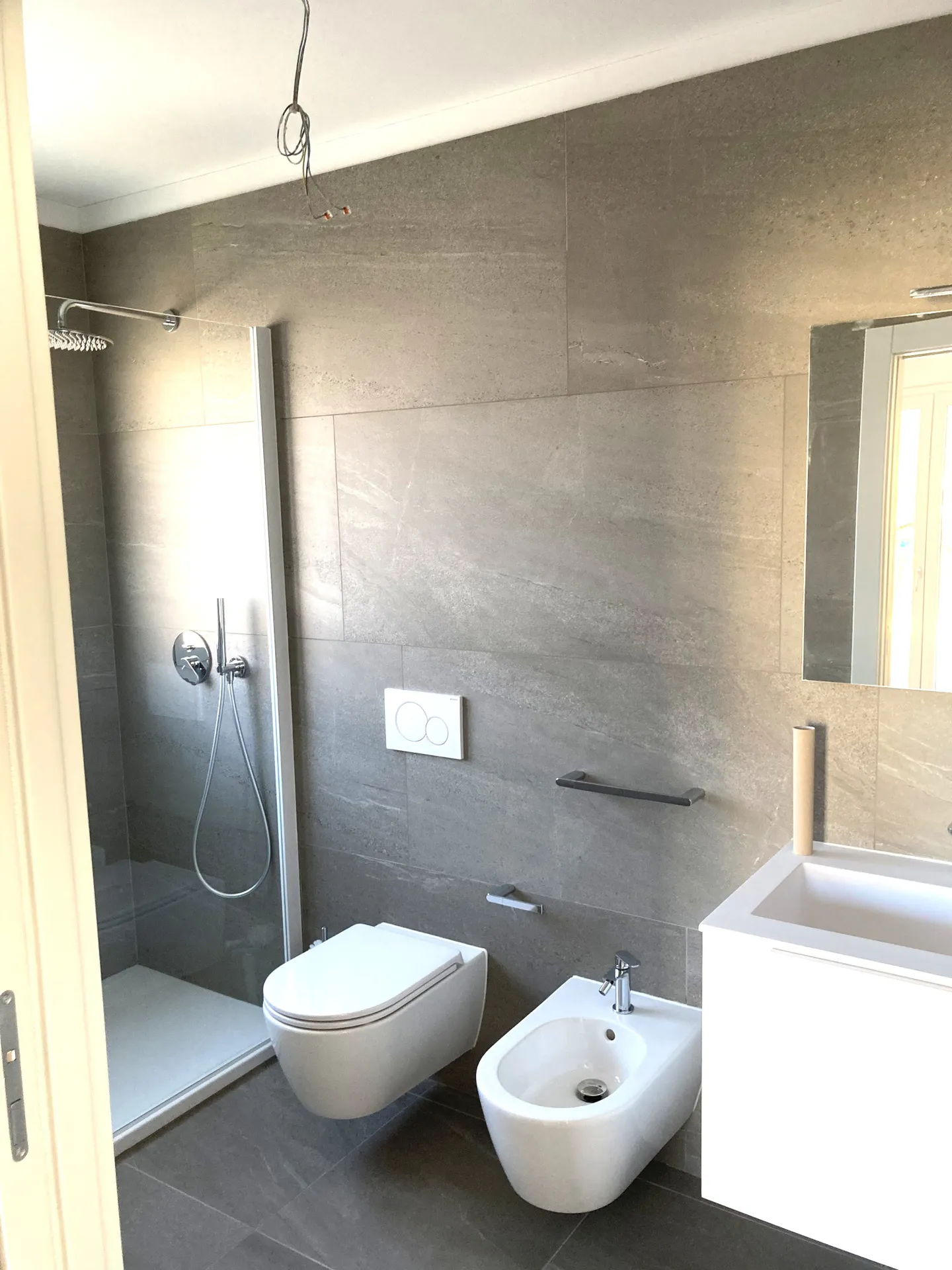 3.5-room apartment in Caslano, Canton TI - Modern, refined and central - Photo 6 of 9