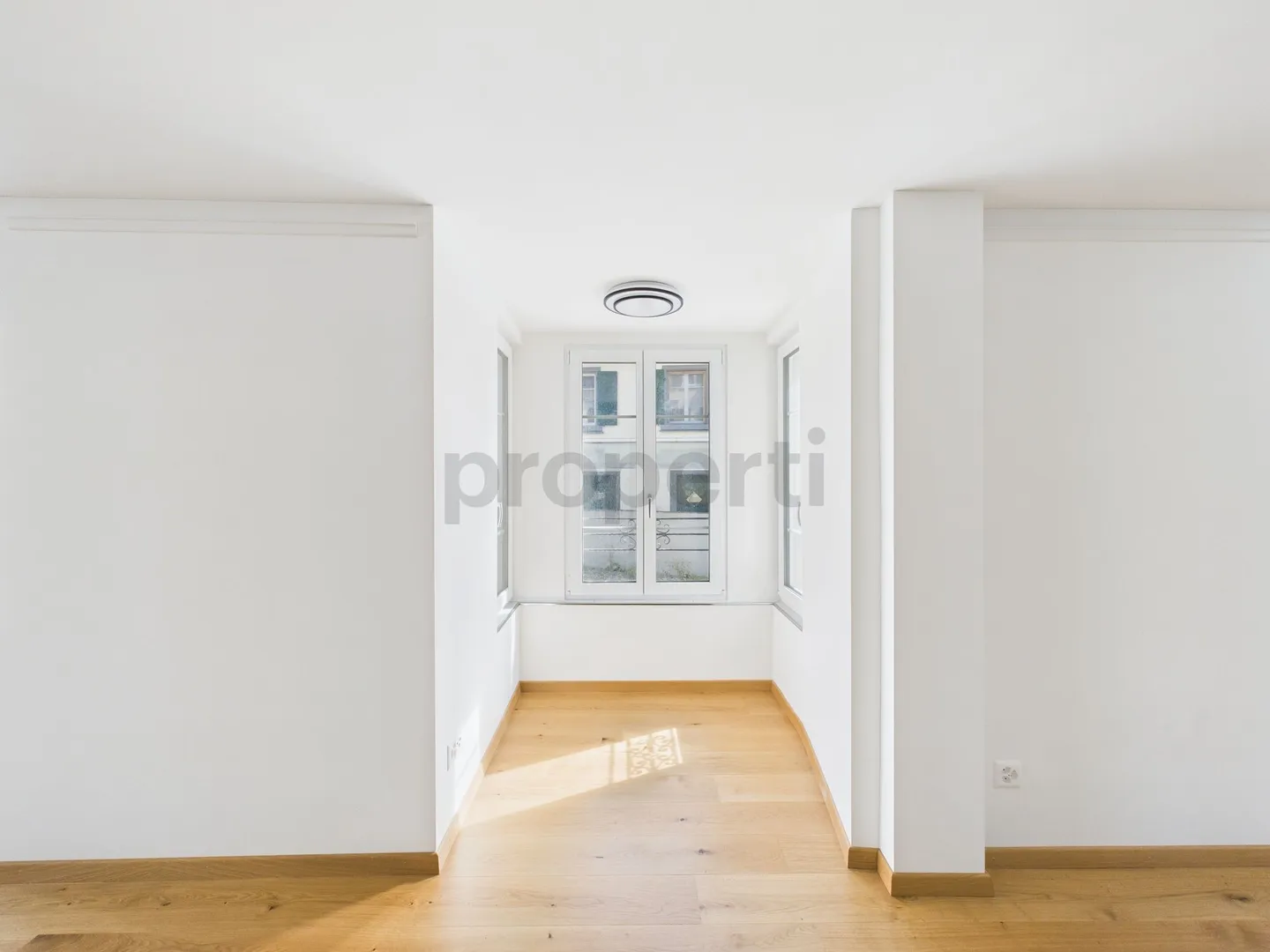 High-quality renovated 2.5-room apartment in a historic house - Photo 6 of 12