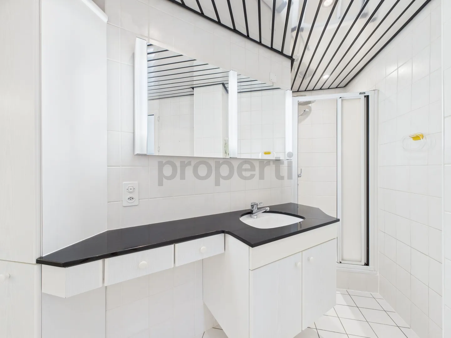 Außergewöhnliche Wohnung mit Panoramablick auf Fribourg - Foto 9 von 13