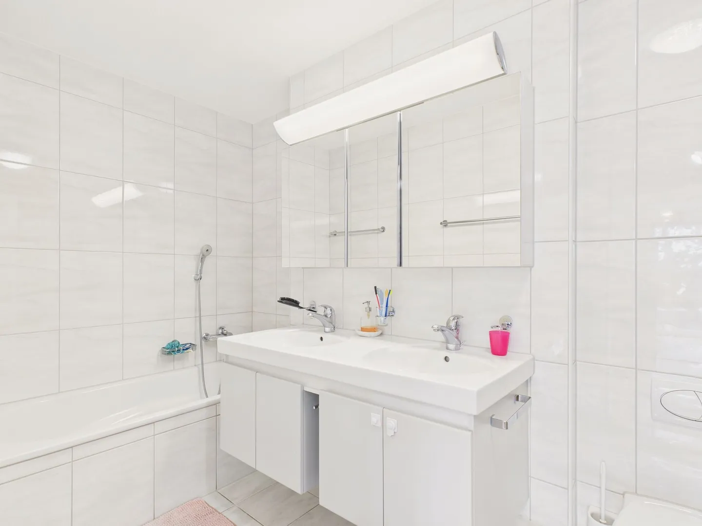 Schöne 4.5-Zimmer-Maisonette-Wohnung in der Forch  Wohnen mit unverbaubarer Aussicht - Foto 8 von 11