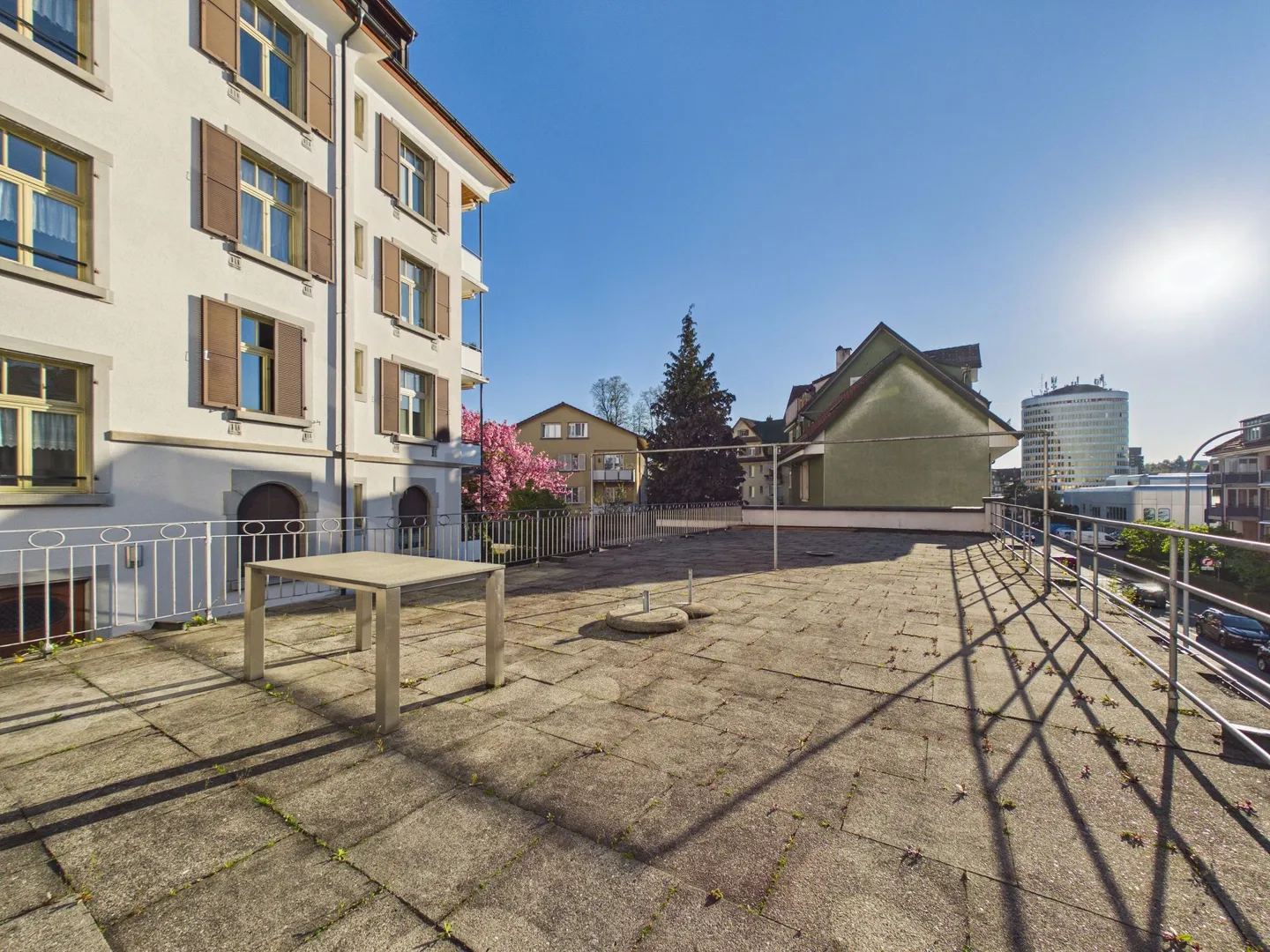 Centrally located 4.5-room apartment with 200 m2 large terrace + 18 m2 winter garden in St. Gallen - Photo 11 of 13