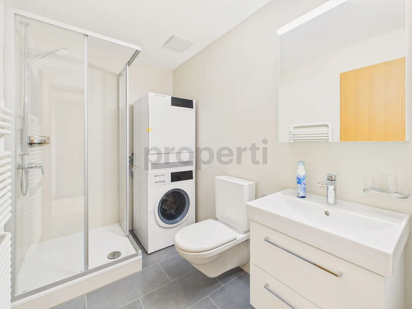 Helle 3.5-Zimmer Dachwohnung in Huttwil - Frisch renoviert! - Foto 7 von 10