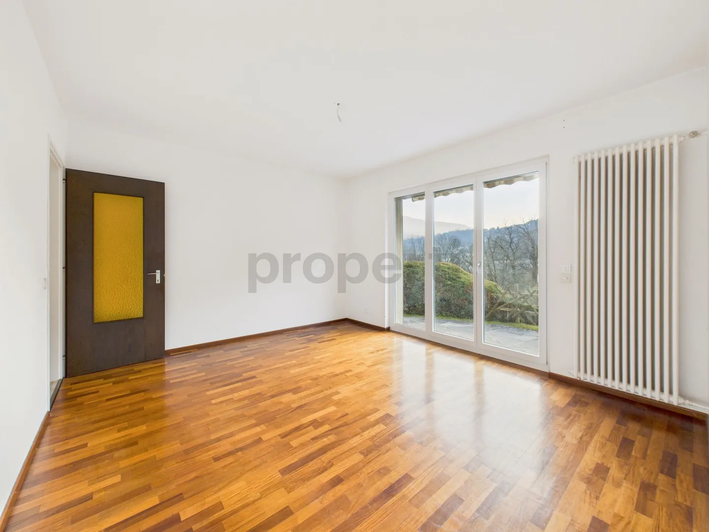 Villa spacieuse de 9 pièces avec grand jardin à Purasca - Photo 6 sur 13