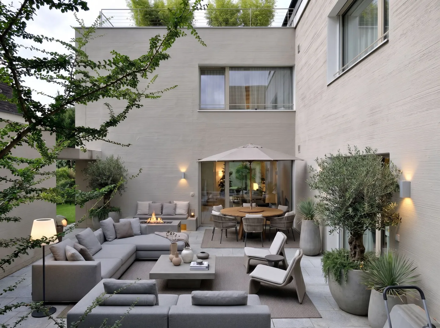 Appartement de jardin exclusif de 4,5 pièces avec loggia, terrasse et jardin privé - Photo 2 sur 10
