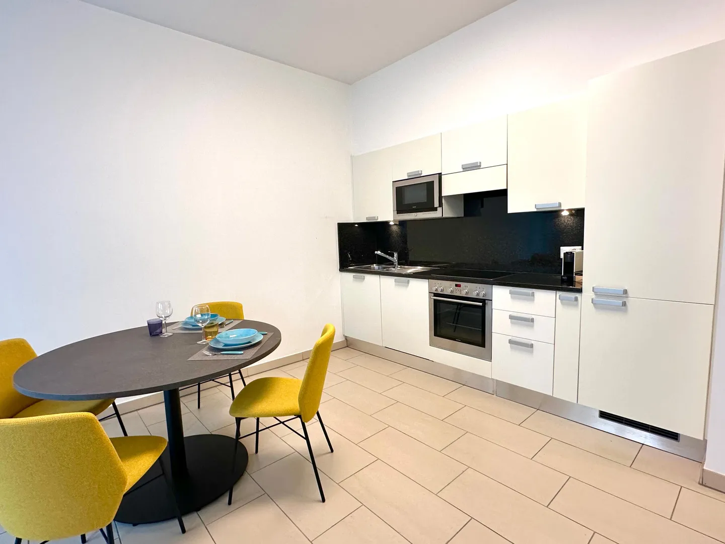 Appartement élégant de 2,5 pièces au cœur de Lugano - Photo 4 sur 12