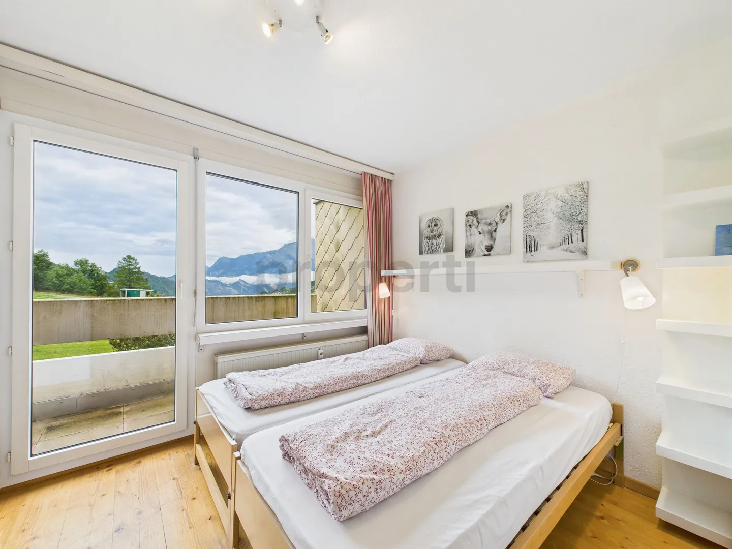 Appartement attrayant de 3 pièces avec vue sur les Alpes, deux espaces de rangement et place de parking en sous-sol à Valens - Photo 8 sur 13