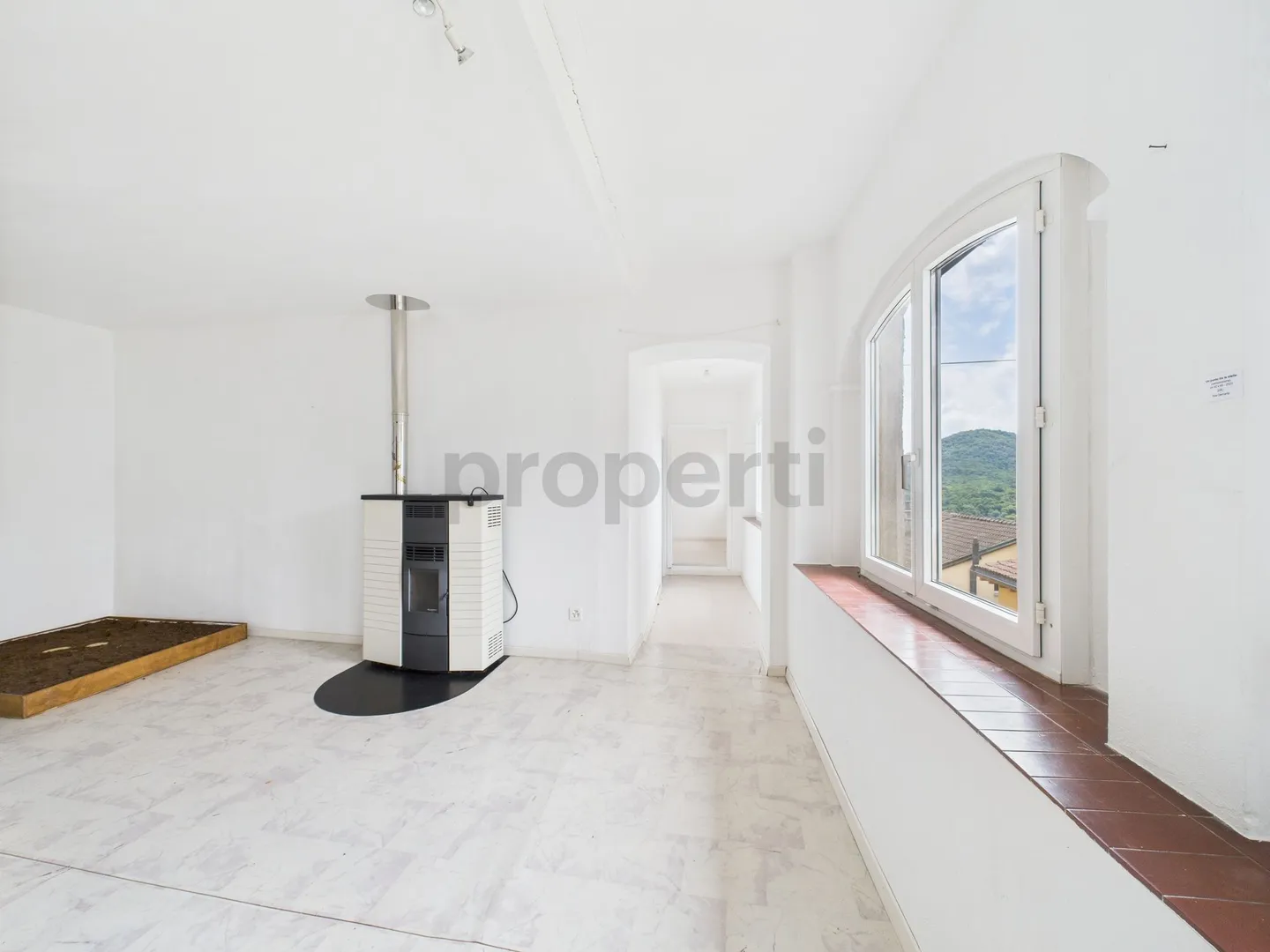 8-Zimmer-Haus mit authentischem Charme im historischen Dorf Novaggio mit Panoramablick und Seeblick - Foto 7 von 13