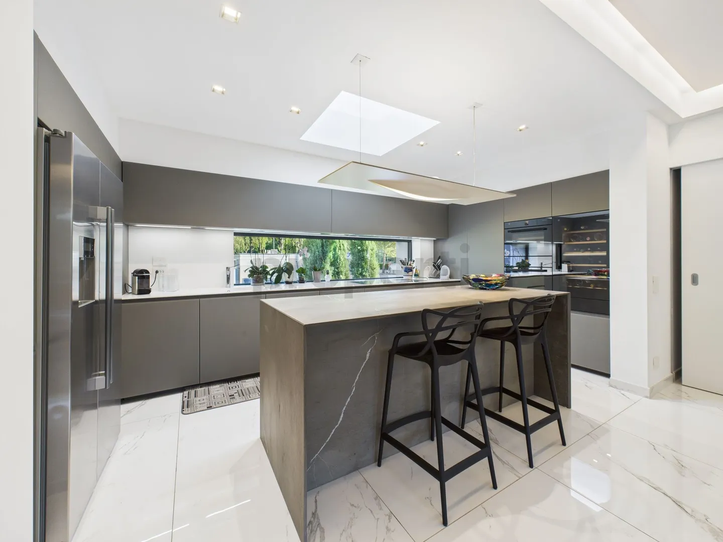 Casa moderna con giardino, spa privata e tecnologia avanzata a Locarno - Foto 6 di 13