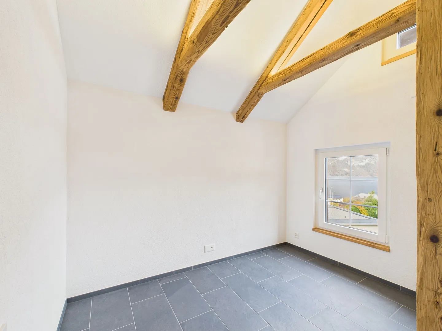 Bright single-family house with breathtaking views in Mühlehorn - Photo 7 of 12