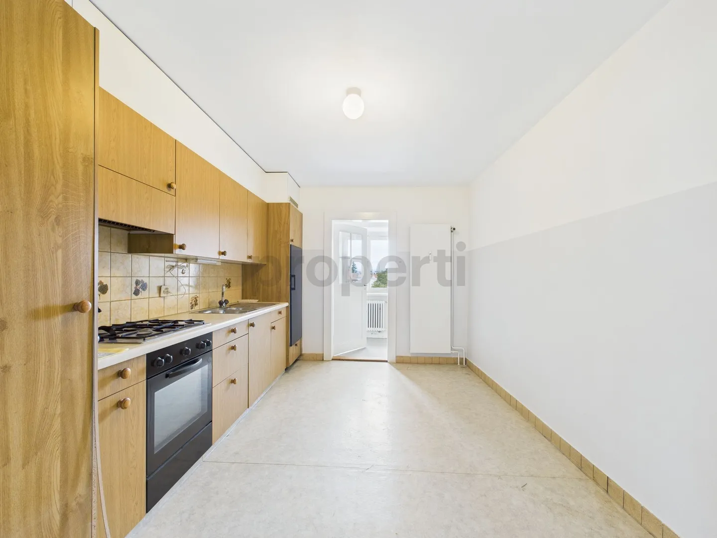 Charming 3.5-room apartment in Allschwil, Canton BL - Photo 2 of 8