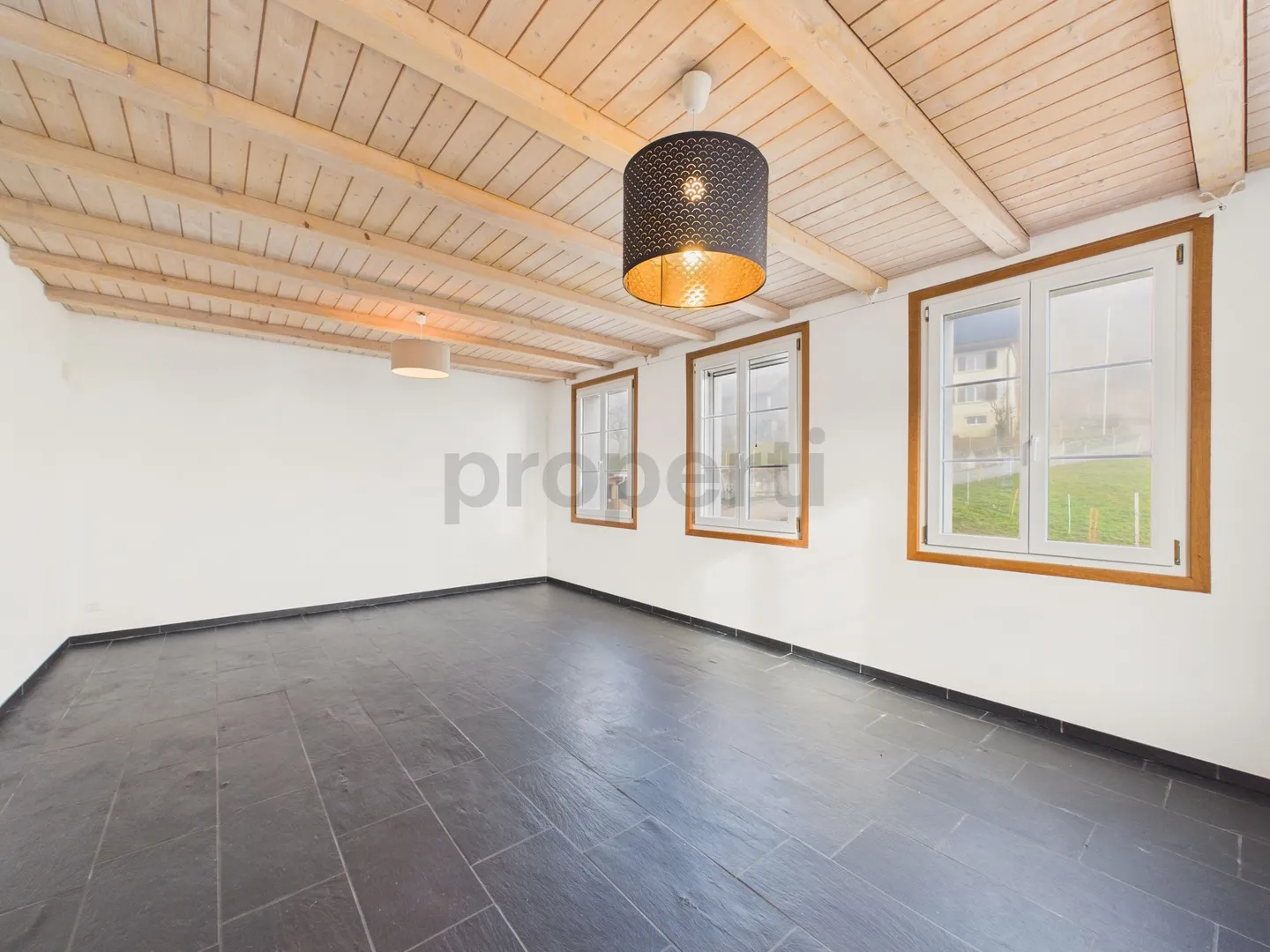 Charming 6.5-room terraced house with practical cellar, Dussnang - Photo 7 of 13