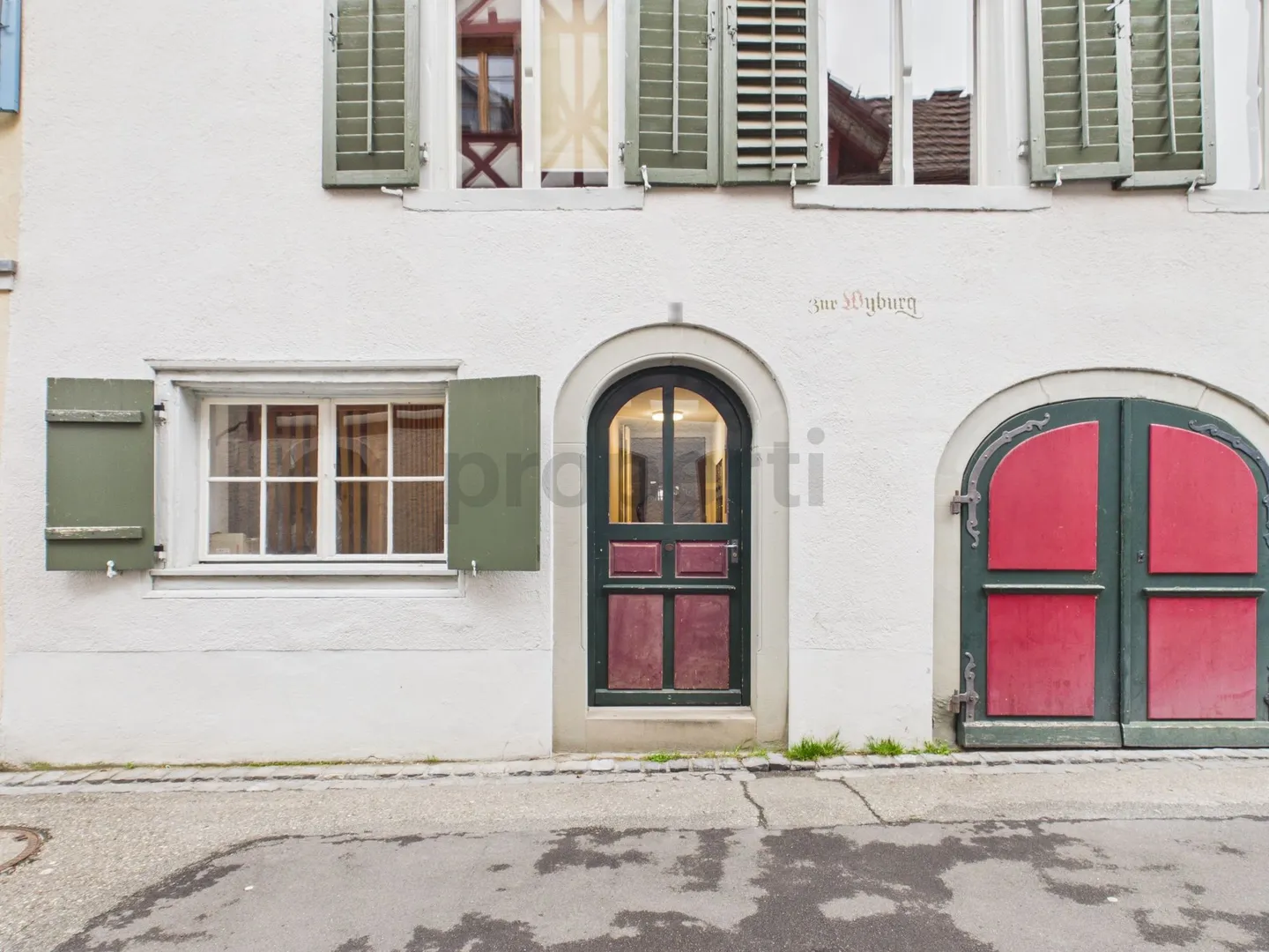 Charming 2.5-Room Apartment - Photo 1 of 11